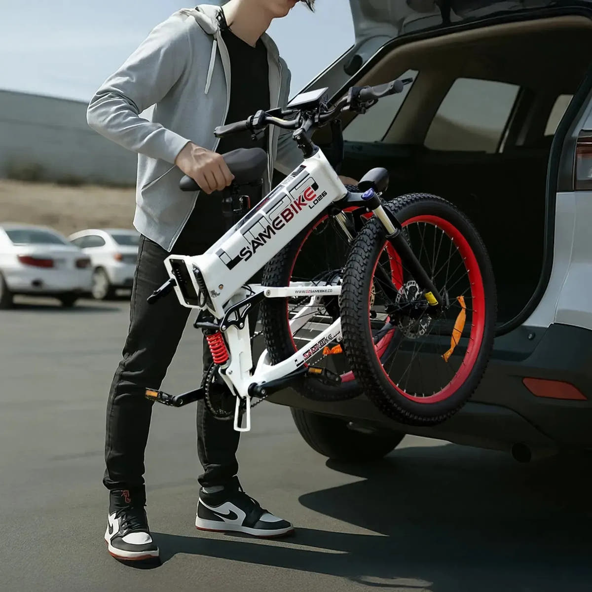 Elektryczny rower górski SAMEBIKE LO26 Plus z grubymi oponami
