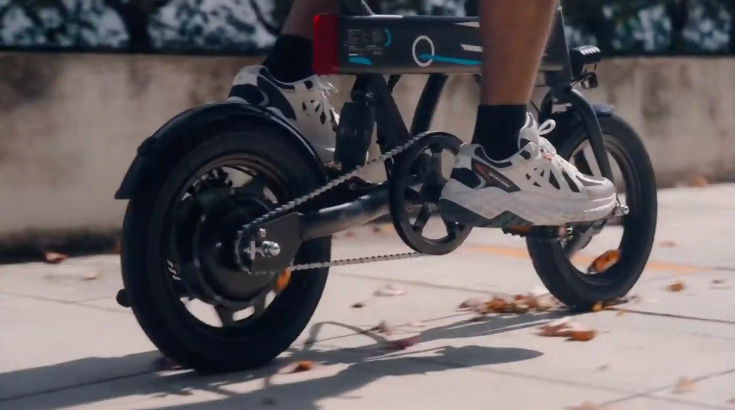 Load video: iScooter EB1 Electric Bike