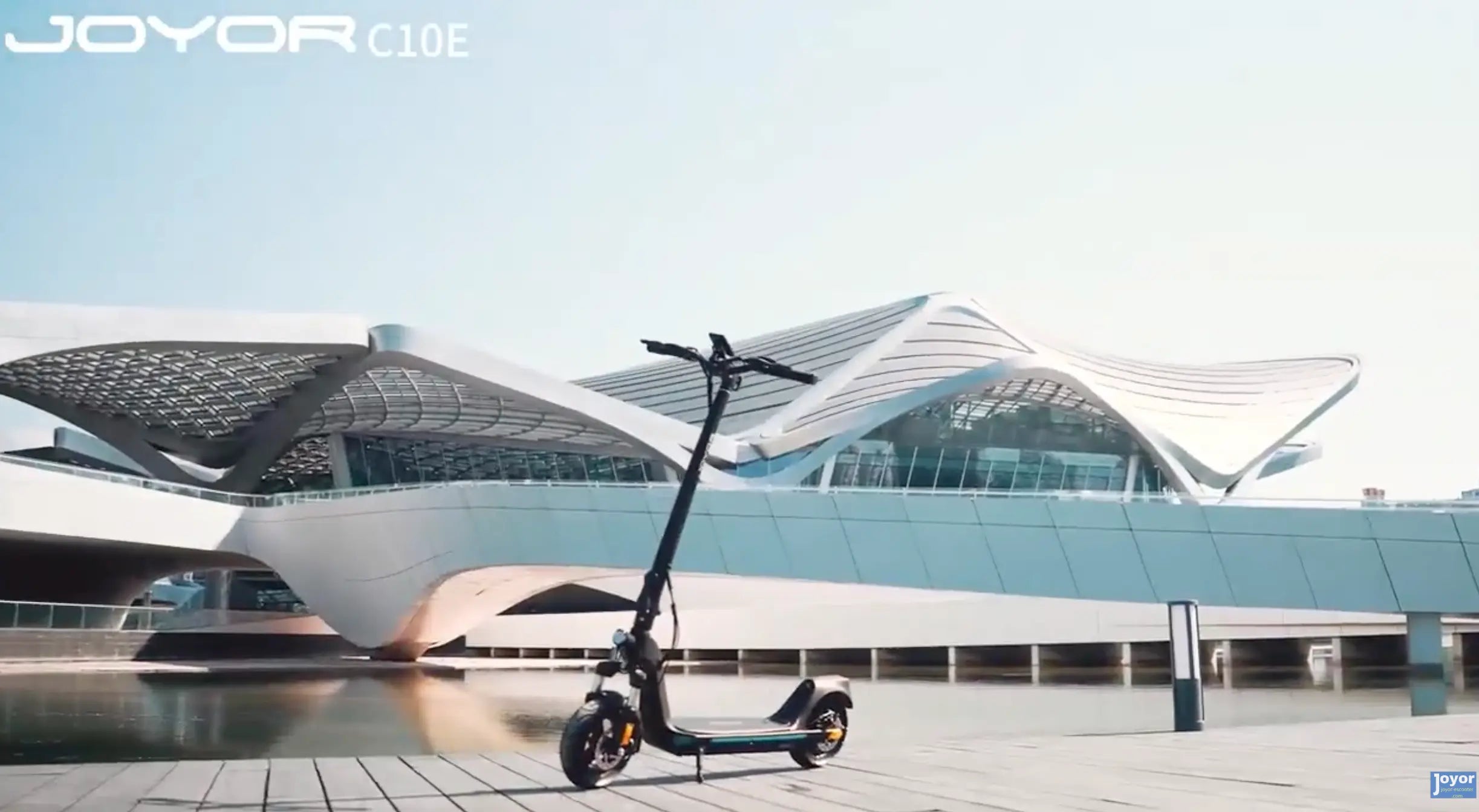 Ladda video: JOYOR C10E ELSCOOTER