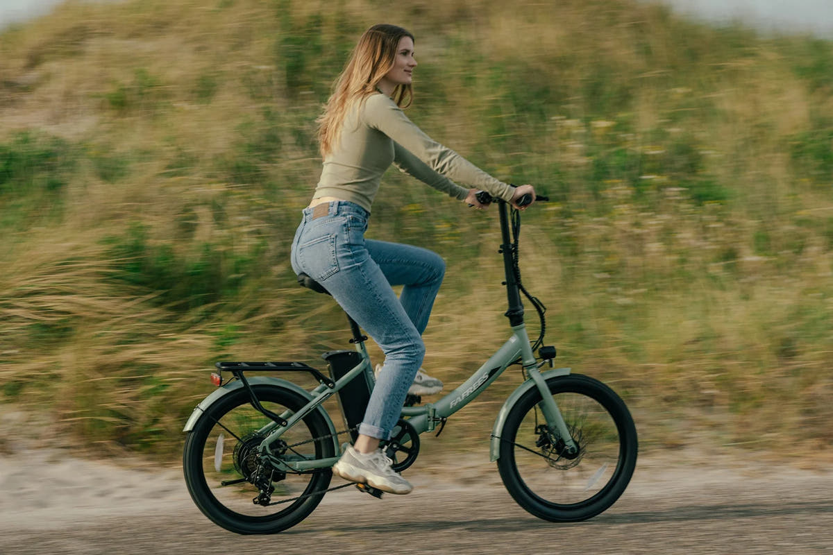 FAFREES F20 Light 20Ah electric folding bike, outdoor riding view