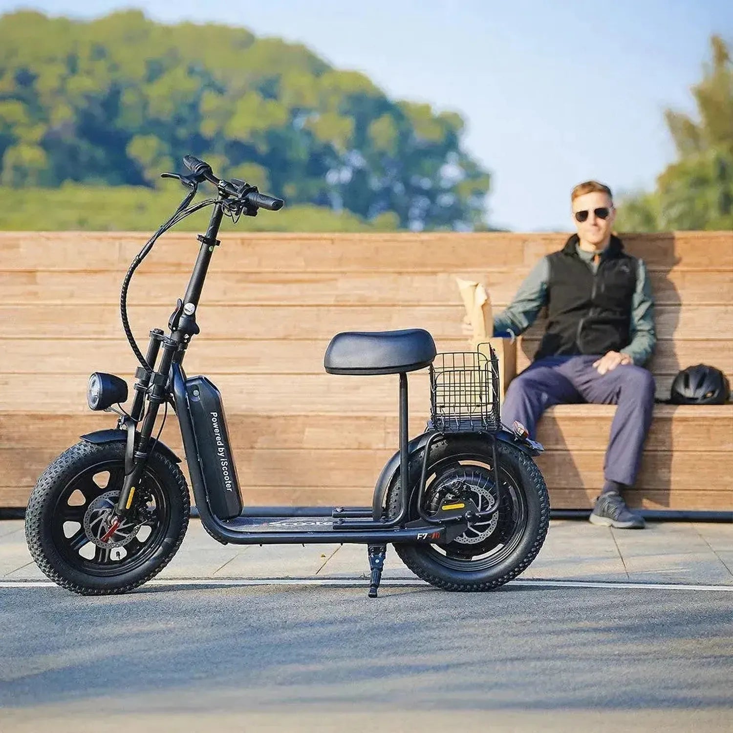 iScooter F7 Electric Scooter with Seat Foldable for Adults up to 45 Km/h