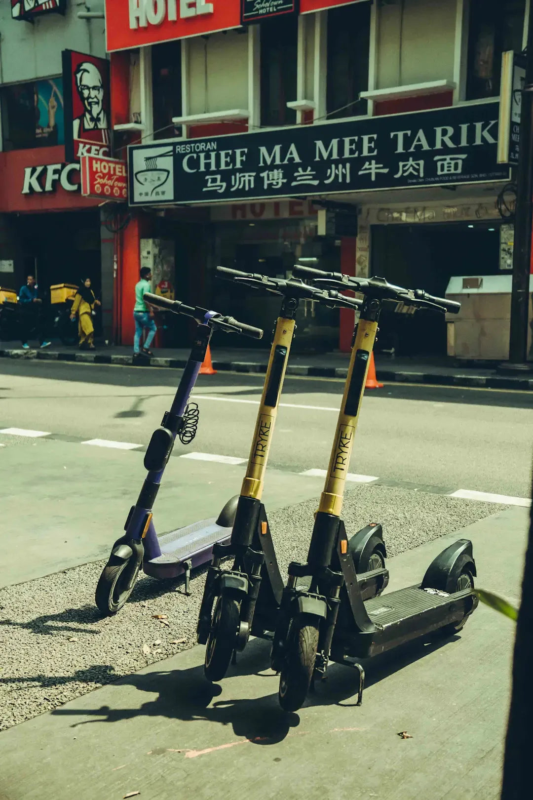 Electric Bikes vs. Electric Scooters What’s Your Fit