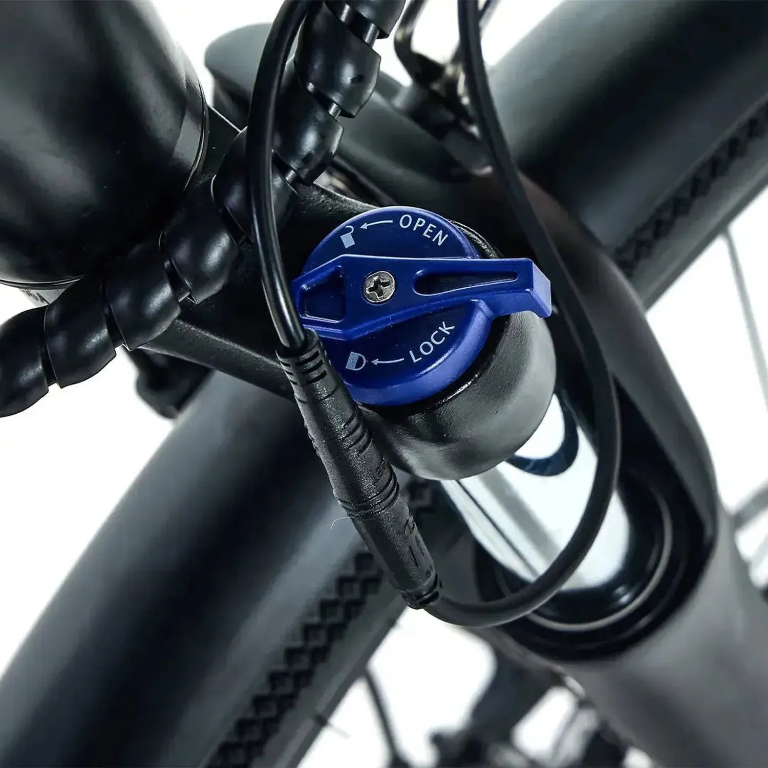 PIXAR City1 Electric Bike 700C Commuter with Rear Rack and LED Lights up to 32 Km/h