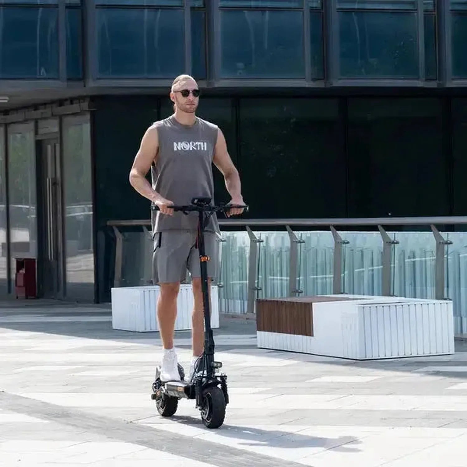RCB D5 Electric Scooter Long Range Foldable with Pneumatic Tyres up to 32 Km/h