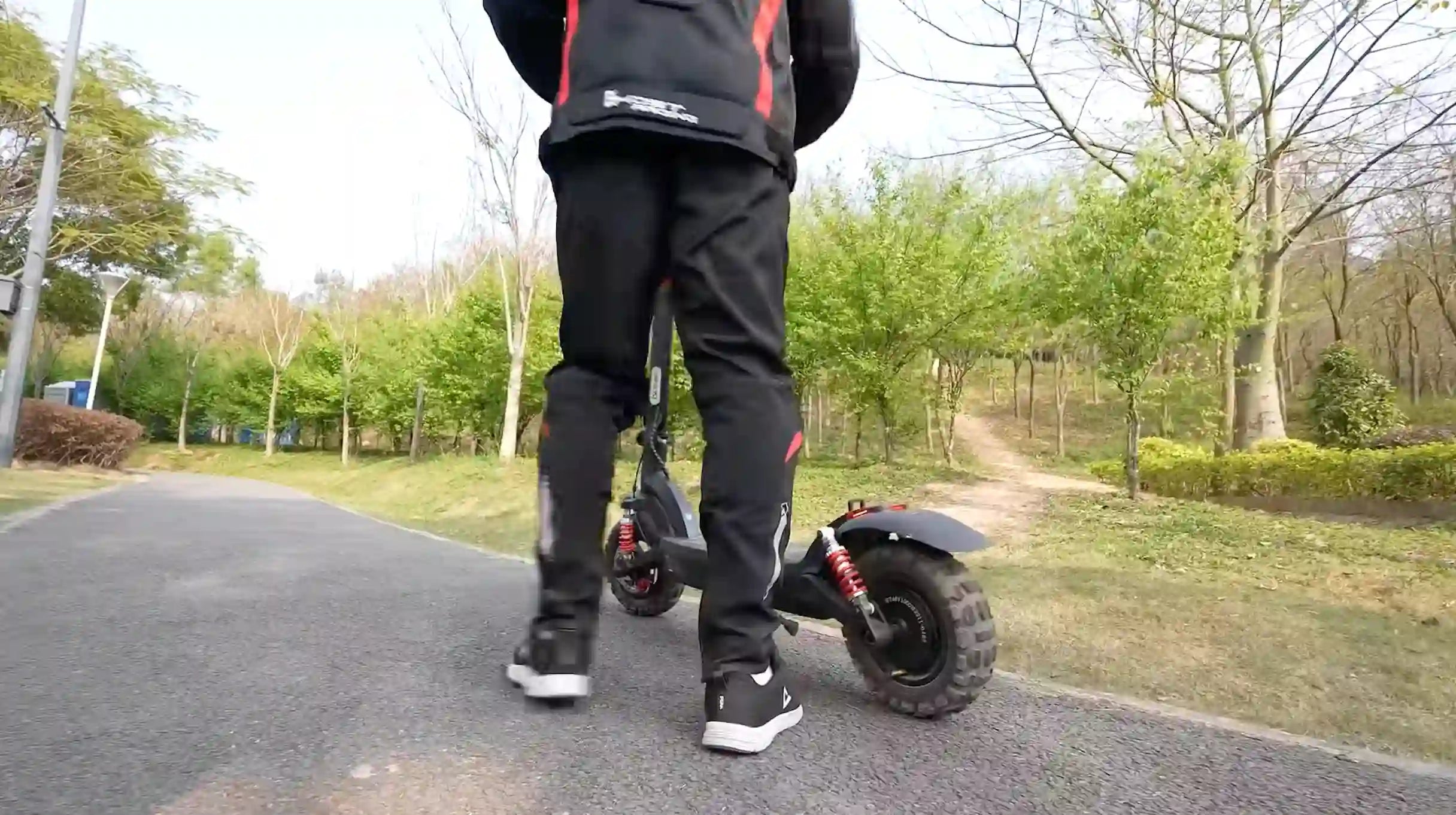 Load video: iScooter ix6 Electric Scooter