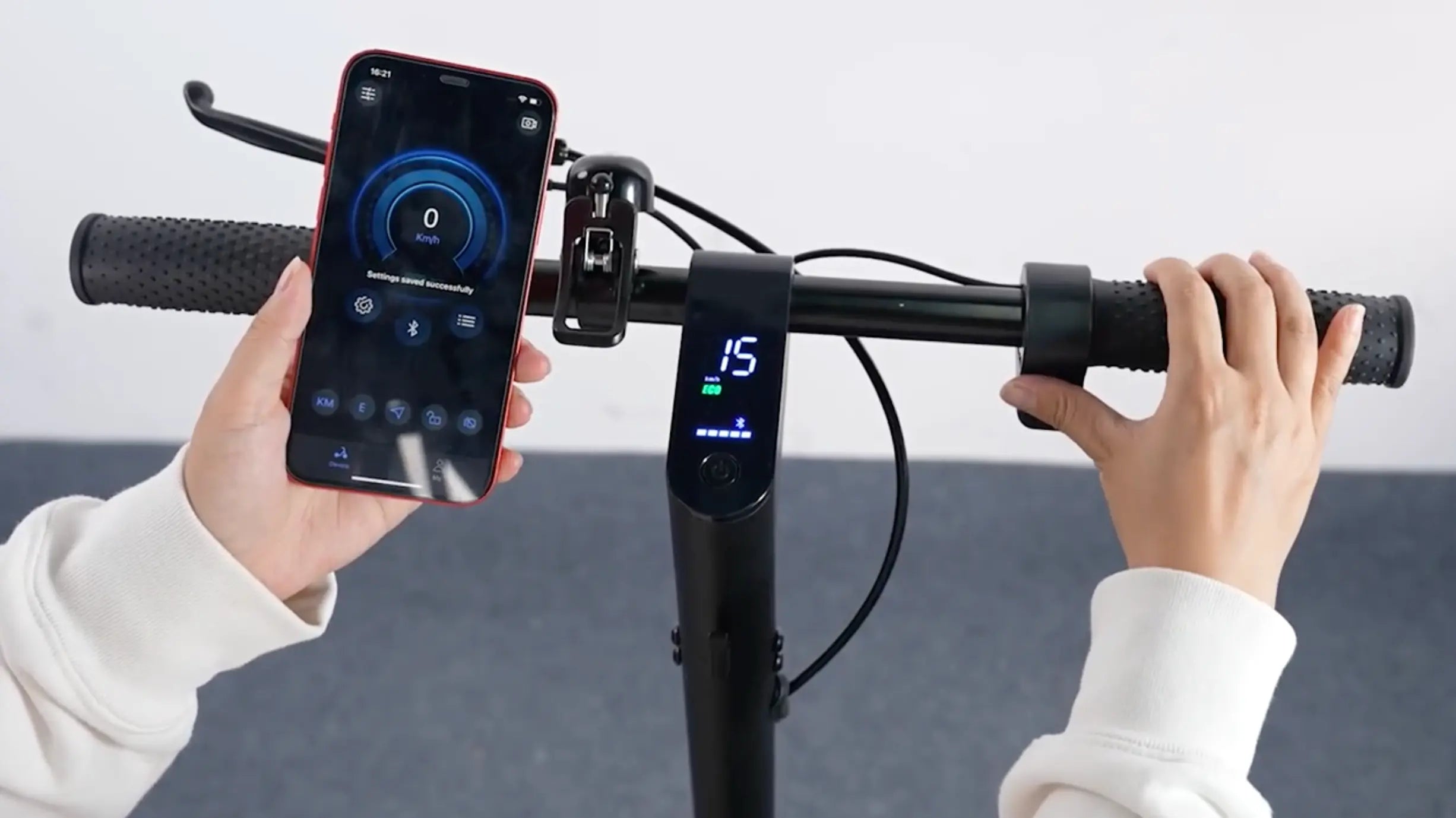 Załaduj wideo: Hulajnoga elektryczna iScooter W5