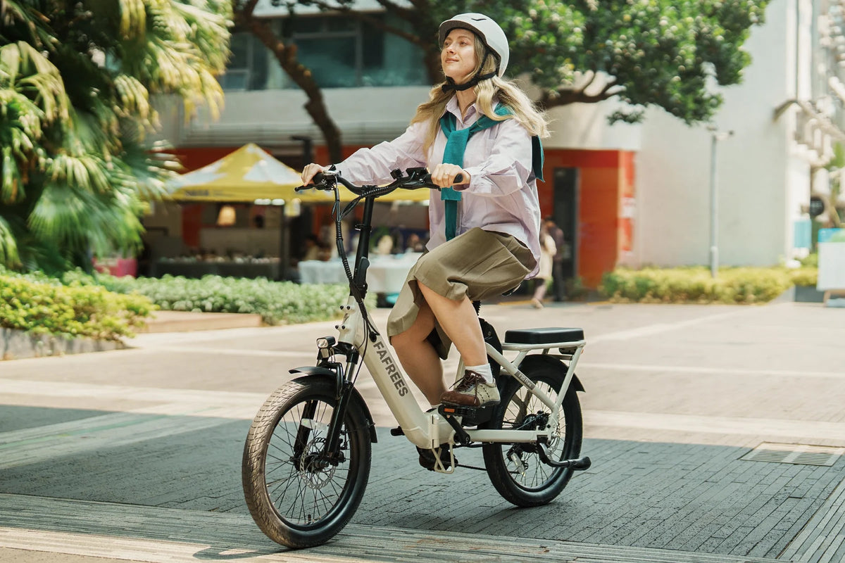 FAFREES F20 Flex 20Ah outdoor riding view
